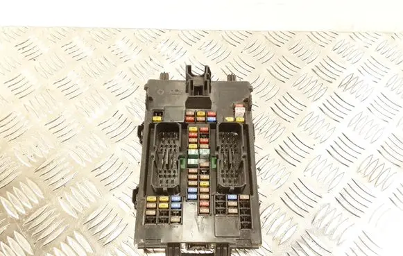 Volvo S90, V90 Fuse module 31346672