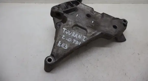 Volkswagen Touran I Engine mount bracket 03G199207E