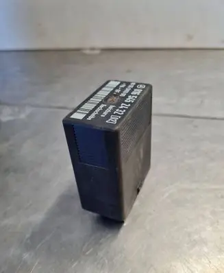 Mercedes-Benz Sprinter W901 W902 W903 W904 Coolant fan relay 0165452432 05041000