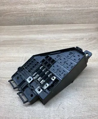 Land Rover Freelander Fuse module YQE000380