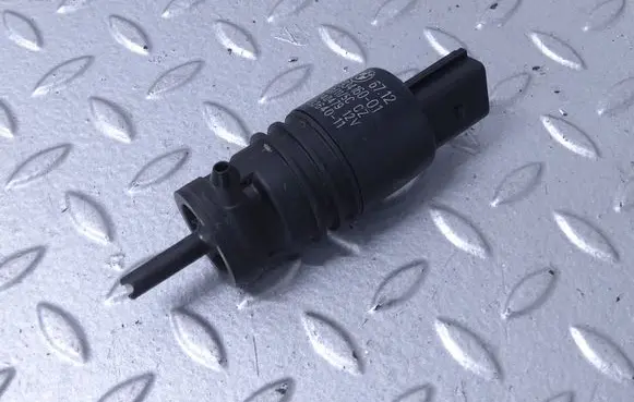 BMW X5 F15 Windscreen/windshield washer pump 6934160
