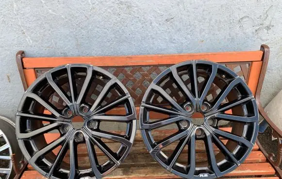 Renault Megane IV R18 alloy rim 