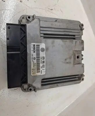 Volkswagen Transporter - Caravelle T5 Engine control unit/module 070906016J 1039S03645 0281011266