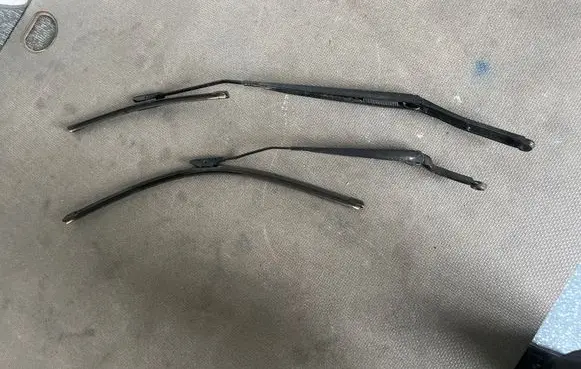 Renault Clio IV Front wiper blade arm 288810208R