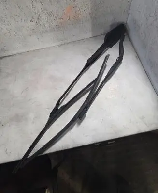Mercedes-Benz GL X166 Front wiper blade arm
