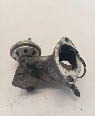 Volkswagen Golf III EGR valve 028129637E