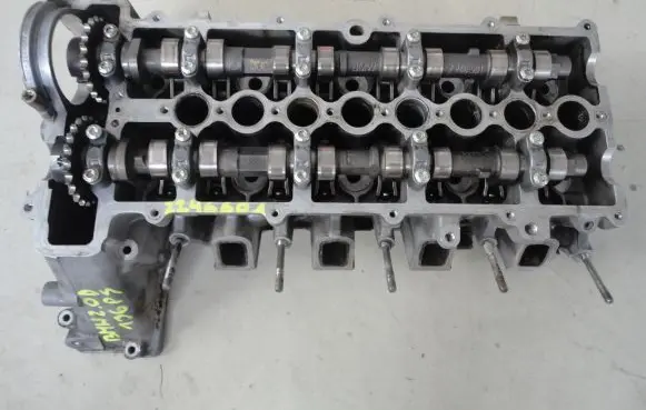 BMW 3 E46 Engine head 2246601