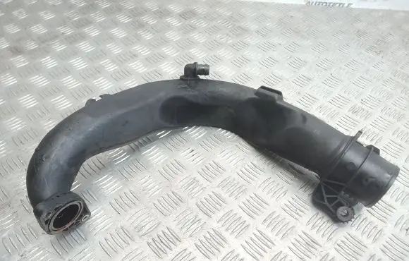 Nissan Qashqai+2 Turbo air intake inlet pipe/hose 8200645723