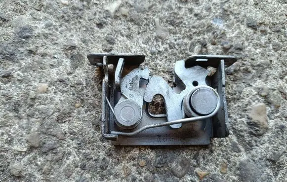 BMW X6 E71 Engine bonnet/hood lock/catch
