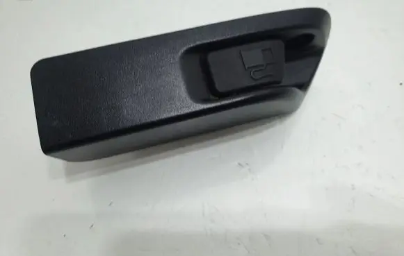 Toyota Prius (XW30) Fuel tank opening switch 