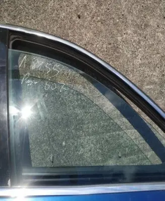 Peugeot 607 Front door window glass four-door viengubas