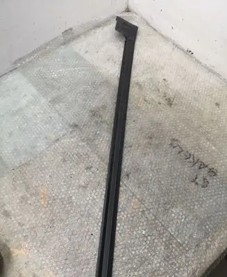 Ford Mustang VI Rubber seal front coupe door window 