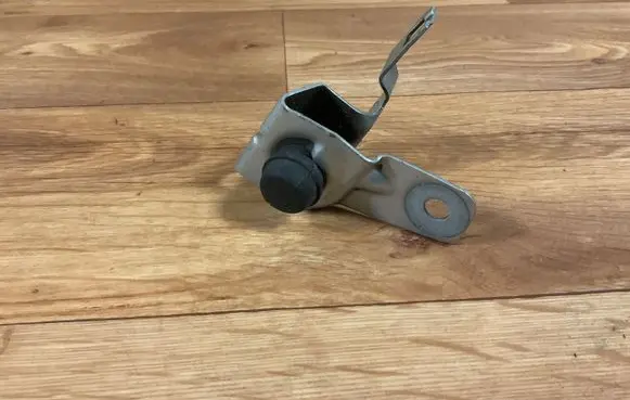 Opel Insignia A Radiator support slam panel bracket 13248767