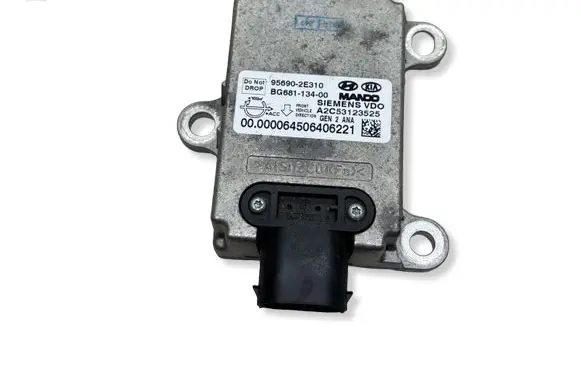 Hyundai Tucson JM ESP acceleration yaw rate sensor 956902E310