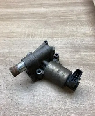 Opel Corsa B EGR valve 72241401 90570478