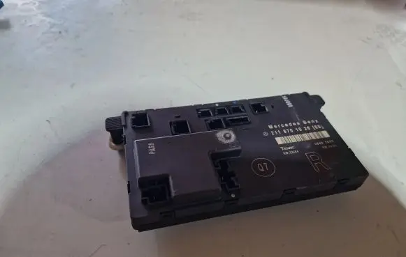 Mercedes-Benz E W211 Other control units/modules 2118701026