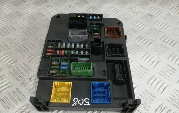 Peugeot 508 RXH Fuse module 9665547580 S180121004G BSIQ0400