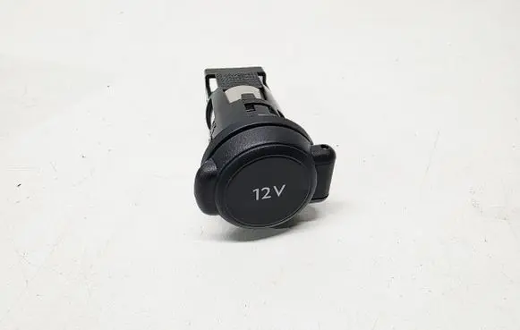 Peugeot 5008 II 12 V Socket (front) 98018509ZD
