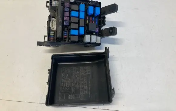 KIA Sportage Fuse box set 914553U242