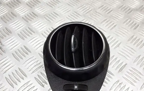 Alfa Romeo 147 Dashboard air vent grill cover trim 