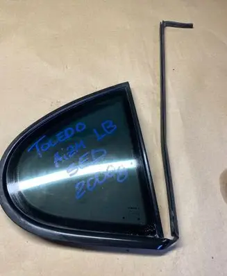 Seat Toledo II (1M) Rear side window DOT24M68AS2 43R00048