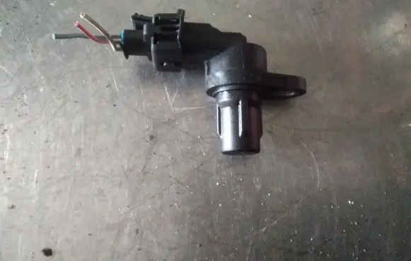 Opel Corsa C Camshaft position sensor 0232103052