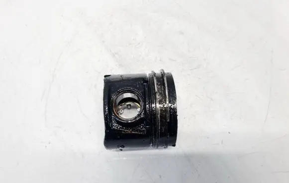 Opel Astra H Piston 