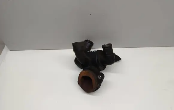 Volkswagen PASSAT B6 Thermostat housing 03L121111AC