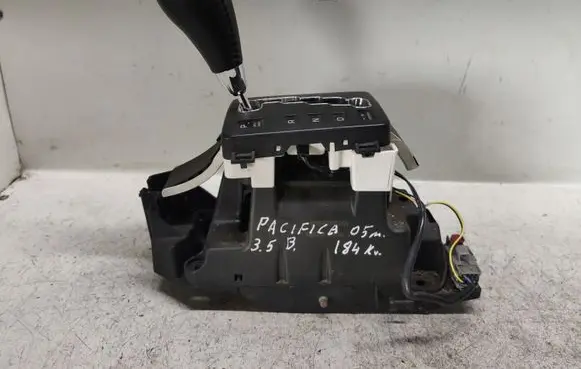 Chrysler Pacifica Gear shifter/selector