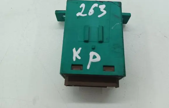 Peugeot 406 Window control relay 9637525180