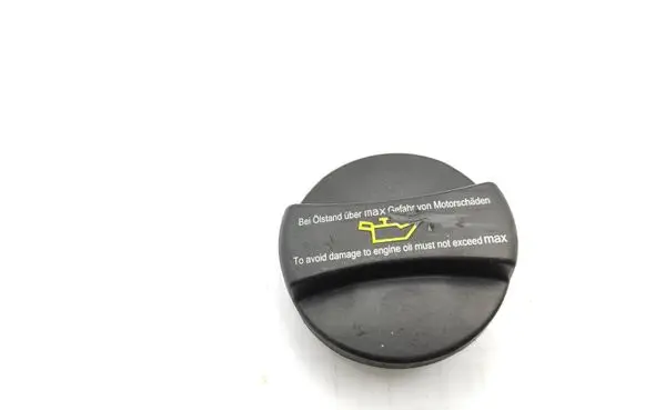 Mercedes-Benz C W203 Oil filler cap A0000100285