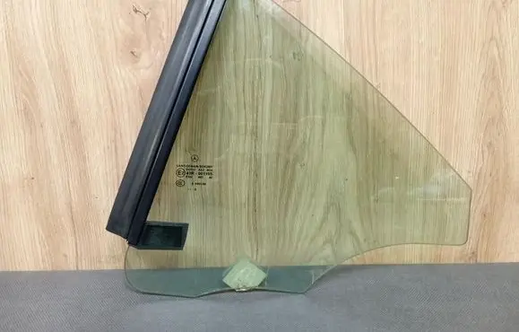 Mercedes-Benz SLK R171 Front vent window/glass (coupe) 1717350100 A1717350100