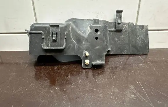 Intercooler air guide/duct channel