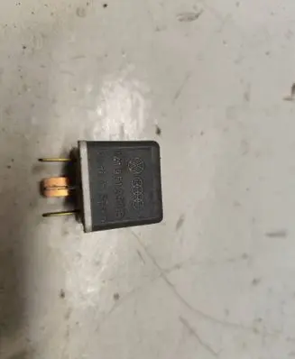 Audi A4 S4 B5 8D Other relay 141951253B