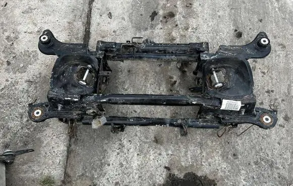 Peugeot 508 RXH Rear subframe 9803339680