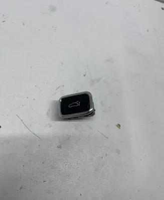 KIA Stinger Tailgate/boot open switch button 120026792 96740J5100