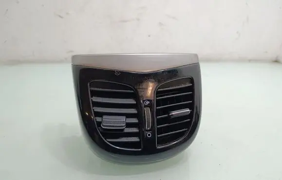 Hyundai i40 Rear air vent grill 846423Z001