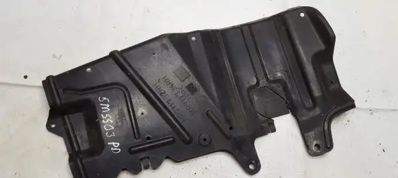 Mitsubishi Space Wagon Engine splash shield/under tray MB911732 MB911734