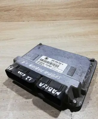 Skoda Fabia Mk1 (6Y) Engine control unit/module ECU 03D906032A 5WP4006007