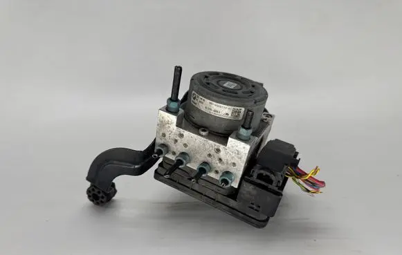 BMW 1 F20 F21 ABS Pump 6868319
