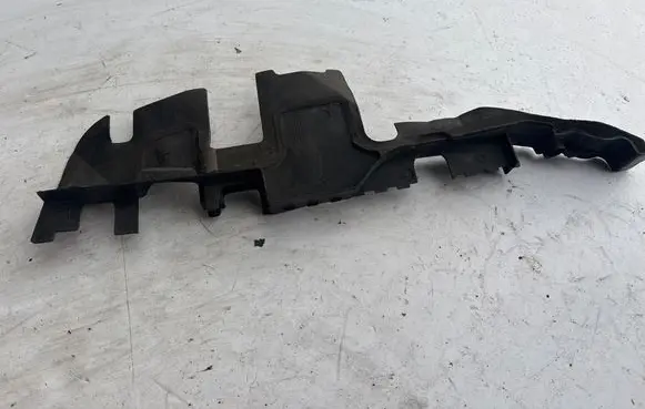Audi A4 S4 B7 8E 8H Air intake duct part 8E0121283B 8E0121283