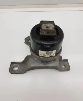 Volvo XC60 Engine mount bracket 31330135 F7698000