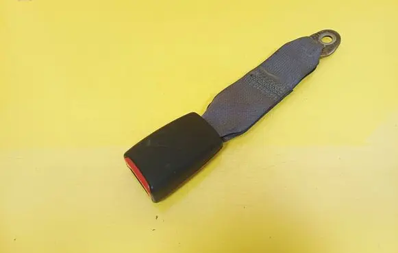 Suzuki Liana Rear seatbelt buckle 