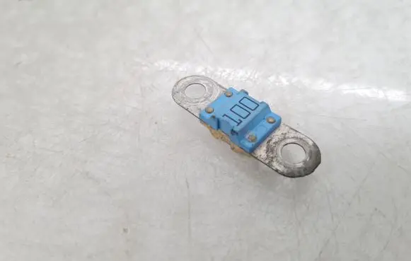 Volkswagen PASSAT B6 Fuse 