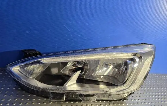 Ford Focus Headlight/headlamp JX7B13W030AE