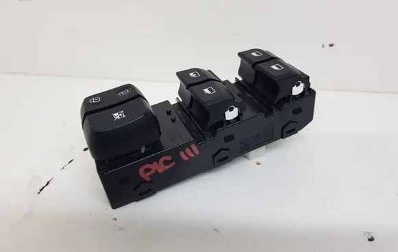 KIA Picanto Quarter vent window switch 93570-G6500