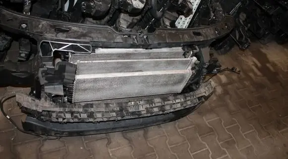 Volkswagen Multivan T6 Radiator support slam panel