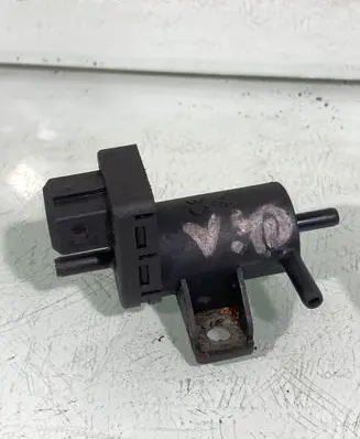Volvo S40, V40 Valve vacuum 7700113709