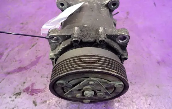 Volkswagen Golf IV Air conditioning (A/C) compressor (pump) 1J0820803A