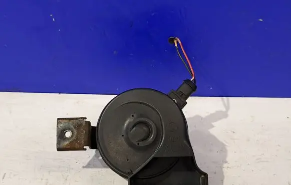 Volvo V70 Horn signal E30055307 30796393